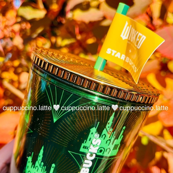 💚NWT✨2024 Starbucks X Wicked Metallic Gold & Green Emerald City Castle Tumbler - Picture 4 of 6